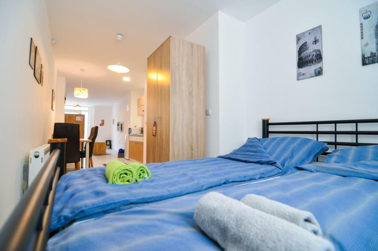 Torus Apartment *